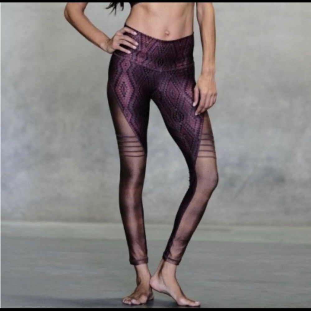 NWT Niyama Sol Garnet Slice Barefoot Leggings